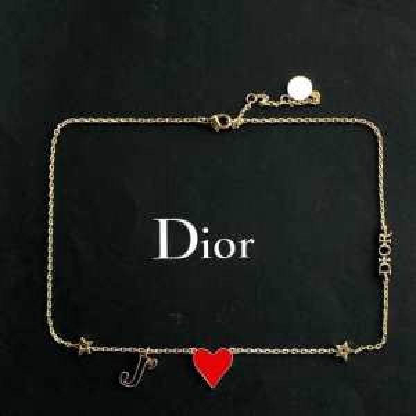 ネックレス 大人カジュアル夏ファッション2026 魅力的なカラー使い ディオール DIOR.222.