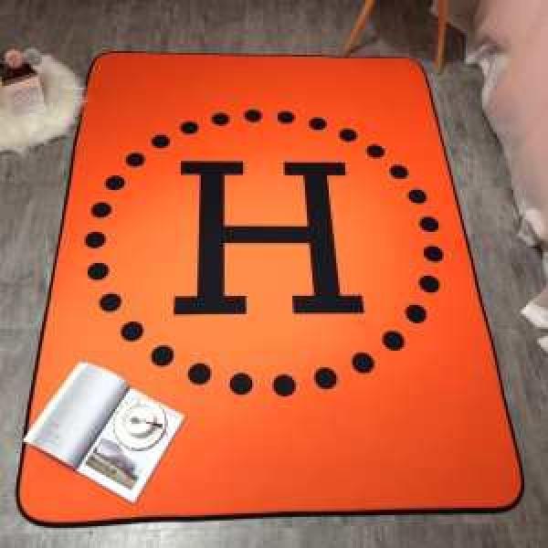 クールな印象を引き立て  エルメス HERMES 2026年の夏のマスト カーペット お部屋に馴染みやすい
