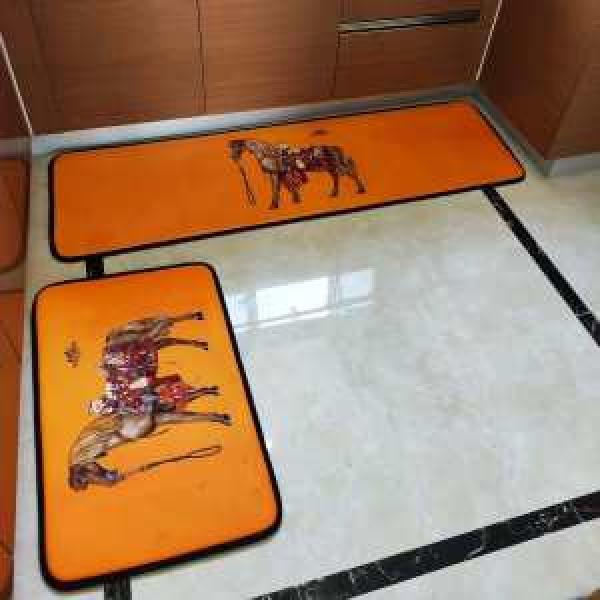 大人カジュアル夏ファッション2026 エルメス HERMES カーペット 日常は掃除機をかけていただくだけでＯＫ