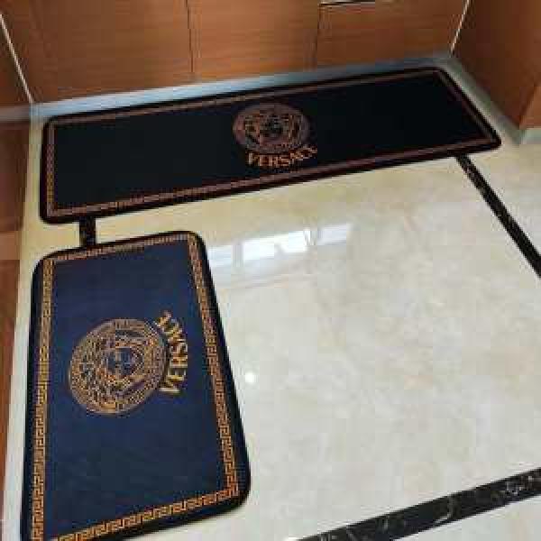 オールシーズン気持ちよくお使える ヴェルサーチ お部屋になじむ美しい雰囲気 VERSACE 2026年の夏のマスト ラグカーペット