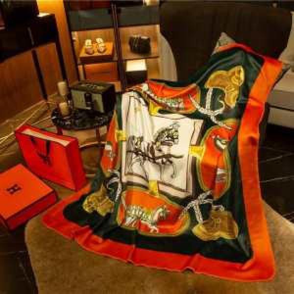 超極細繊維を使用した美品 エルメス HERMES 2026夏色っぽさ ブランケット セレブ愛用　贈り物にも最適