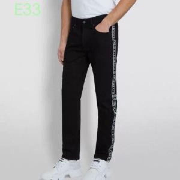 オススメしたい最新注目ファション 2026年最新ファッション ジバンシー GIVENCHY デニムパンツ