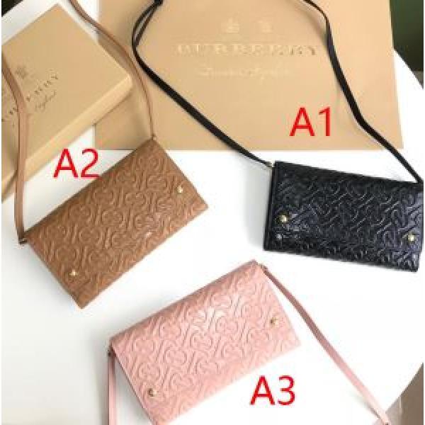 多色選択可 トレンド感があって涼しげ レディースバッグ  夏ファッションのおすすめ バーバリー BURBERRY 2026年夏の一押しファッションアイテム.48..48.