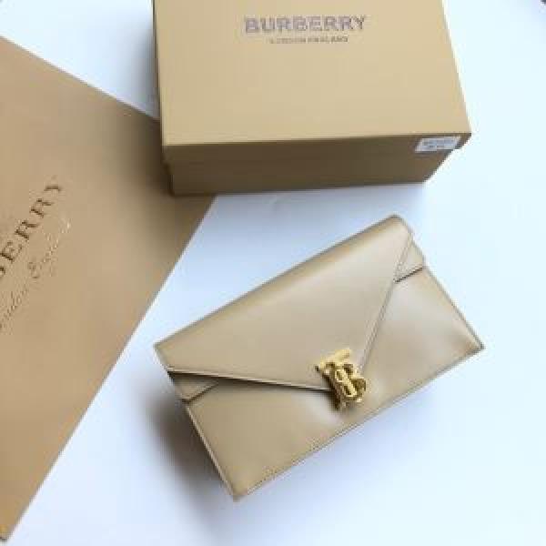 素敵カジュアルの春夏コレクション レディースバッグ  新作コレクションを見る バーバリー BURBERRY 2026年の春夏に着たい.48..48.