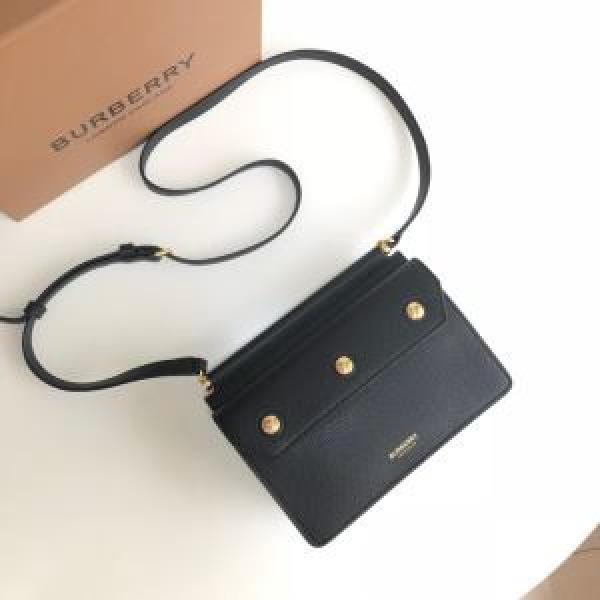 レディースバッグ ブラッシュアップして華やかに  バーバリー 2026春夏は人気定番 BURBERRY 優しい雰囲気スタイリッシュに.48..48.