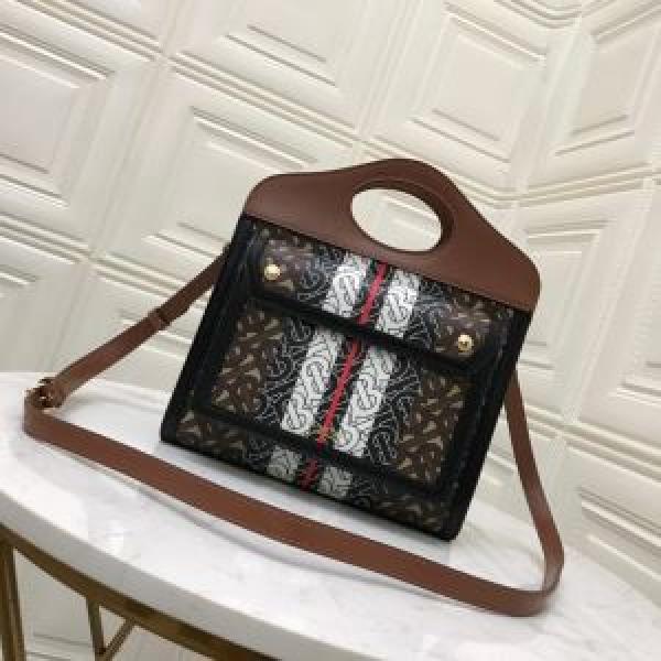 今年は大きめの新作がトレンド レディースバッグ  バーバリー 季節感のあるファッション BURBERRY 【2026年】夏のファッション.48..48.