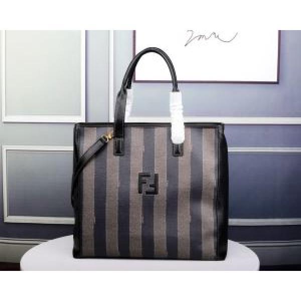 最も目立ったブランド新品 フェンディ 知的な雰囲気夏着物 FENDI  レディースバッグ 2026夏色っぽさ オシャレアイテム.150.