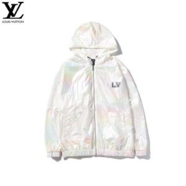 フード付きコート 2026春夏のトレンド新商品 一気にトレンド感満載な着こなし ルイ ヴィトン LOUIS VUITTON