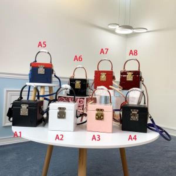 多色選択可 素敵カジュアルの春夏コレクション レディースバッグ  ルイ ヴィトン 新しい斬新なスタイル LOUIS VUITTON2026年の春夏に着たい.49..49..49..49..49..49..49..49..49..49.