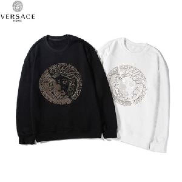 ヴェルサーチVERSACE プルオーバーパーカー 2色可選 2026春夏も引き続きトレンド 高級感が好評です