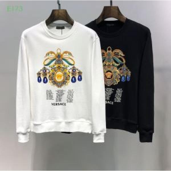 お洒落トレンド人気 2026春夏トレンドアイテム ヴェルサーチVERSACE プルオーバーパーカー 2色可選