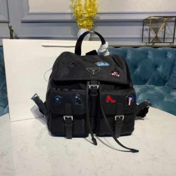 レディースバッグ 2026年春夏流行ファッション プラダ PRADA リュック ちょっと大人の印象 ファッションにトレンド.68.