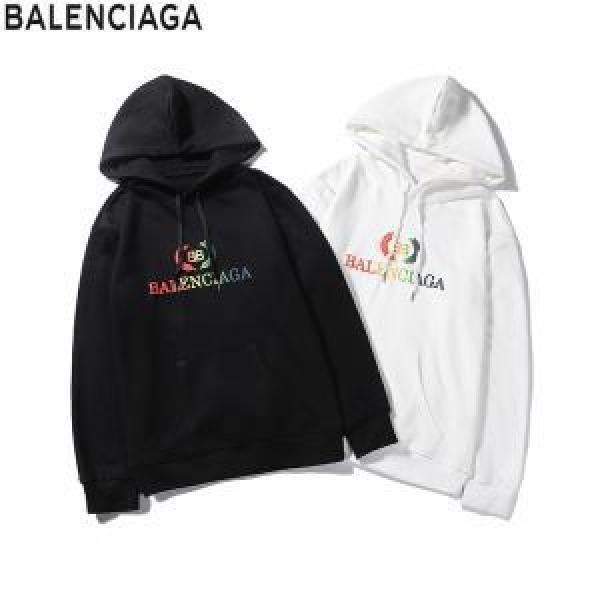 2色可選 秋冬に大注目のカラー 2026秋冬最重要アイテム バレンシアガ BALENCIAGA  カジュアルコーデオシャレ パーカー