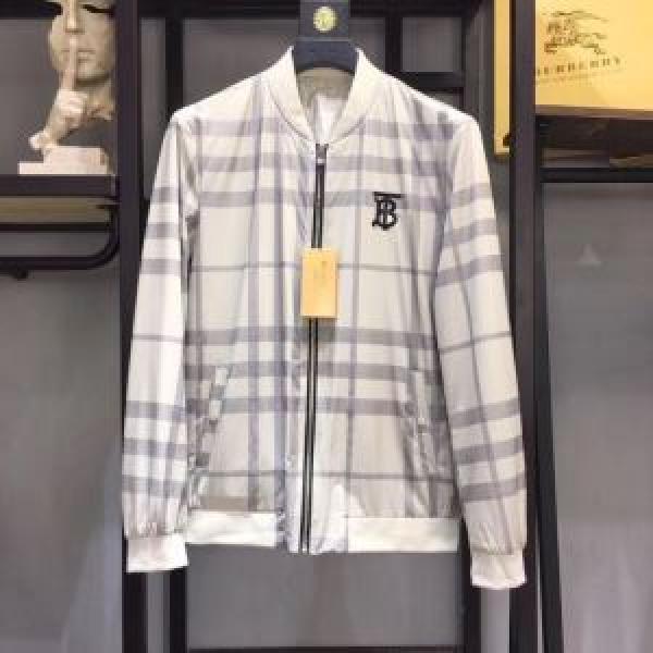 ヒットする秋冬コレクション ハーフコート 秋冬ファッションコーディネート バーバリー BURBERRY 2026トレンドアイテム激安