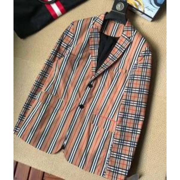 おススメの秋冬アイテムをCHECK ハーフコート 2026トレンドファッション新品 今季トレンドをうまく取り バーバリー BURBERRY