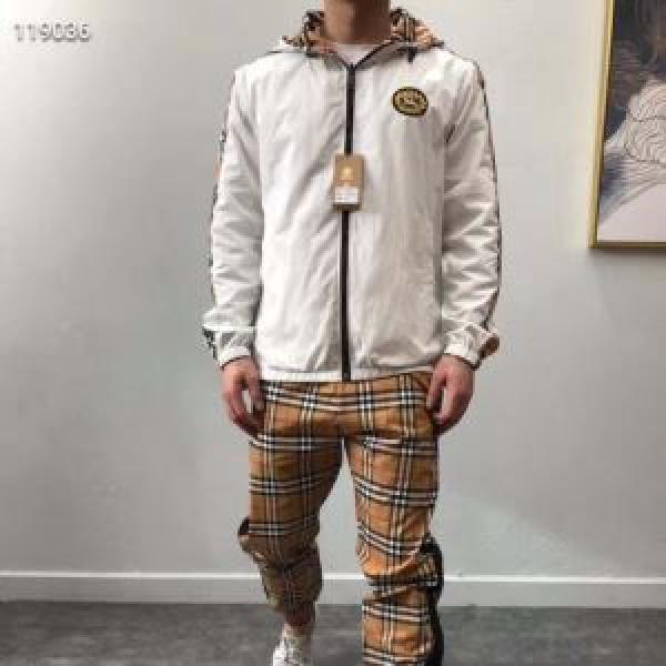 2026-20秋冬トレンドファッション ハーフコート バーバリー秋冬流行りファション BURBERRY 最新秋冬トレンドをチェック