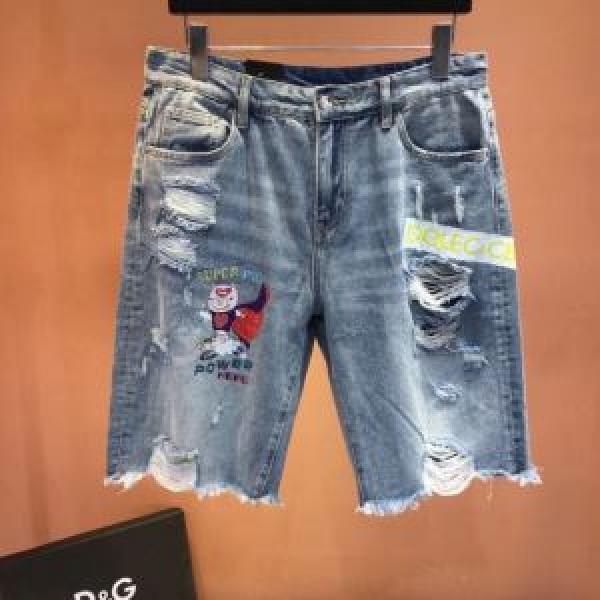 クールな印象を引き立て ドルチェ＆ガッバーナ Dolce&Gabbana 2026SS デニムパンツ夏ファッションのおすすめ
