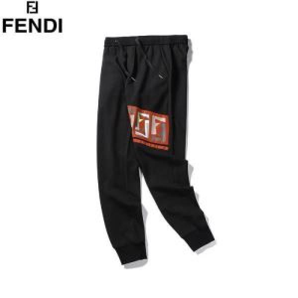 今風の着こなし新品  フェンディ2026年夏の一押しファッションアイテム  FENDI チノパン