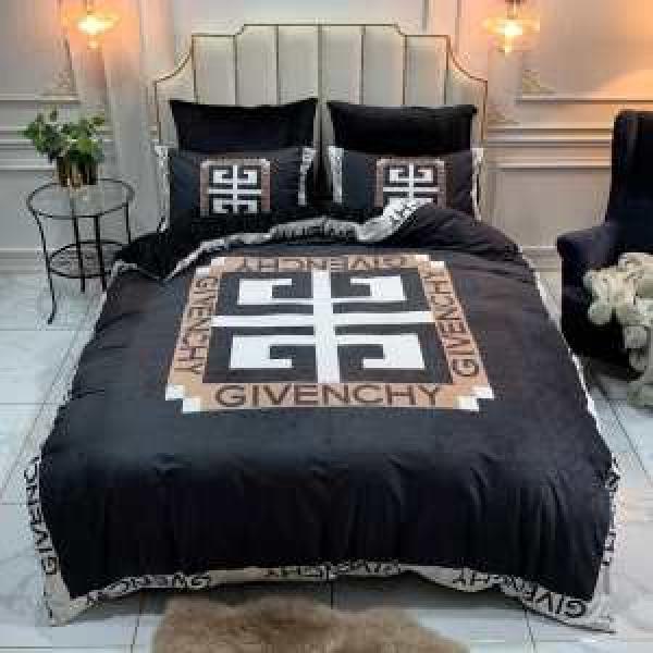 GIVENCHY 寝具4点セットカジュアルコーデオシャレ 気になる2026年秋のファッション ジバンシー
