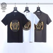 夏らしい季節感 Tシャツ/半袖  ヴェルサーチ 2026SS 3色可選 VERSACE  夏のコーデには欠かせない