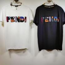 夏らしい季節感 半袖Tシャツ フェンディ FENDI 2026年の夏のマストぐっと鮮度がアップ  2色可選