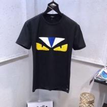 爽やかすぎない大人の印象に 2色可選 半袖Tシャツ 2026春夏の大注目トレンド フェンディ FENDI 大胆なデザイン