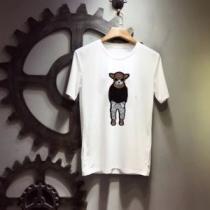 2色可選 大人の可愛さを引き立て 半袖Tシャツ  抜け感スゴイ フェンディ FENDI 大人カジュアル夏ファッション2026