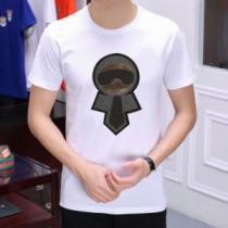 風通しの良いフレア 半袖Tシャツ  今旬のシルエットバランス フェンディ FENDI 2色可選 春夏の流行り2026新品