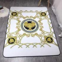 《2026年》今、注目のストリート ヴェルサーチVERSACE あなたにぴったりのタイプ ラグカーペット さらに抗菌防臭加工