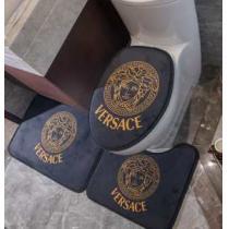 ヴェルサーチVERSACE 2026年春夏シーズンの人気 ラグカーペット 寒い冬でも足元からぽかぽか 心地よい手触り