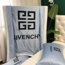 季節感のあるファッション ジバンシー 累計出荷枚数大 GIVENCHY 夏はエアコンの効いた部屋対応 ブランケット