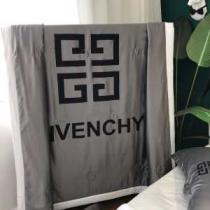 2026春夏トレンドアイテム ジバンシー 寝冷え対策にぴったり GIVENCHY ブランケット 夏はエアコンの効いた部屋対応
