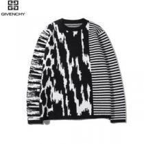 季節をまたい新作アイテム 【2026春夏】最新コレクション ジバンシー GIVENCHY プルオーバー