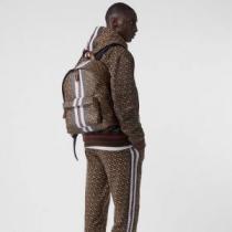 春夏のトレンドアイテム リュック  大人の可愛さを引き立て  バーバリー BURBERRY 大人カジュアル夏ファッション2026.48..48.