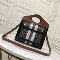 今年は大きめの新作がトレンド レディースバッグ  バーバリー 季節感のあるファッション BURBERRY 【2026年】夏のファッション.48..48.