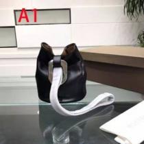 多色選択可 特に夏は人気アイテム ボッテガ ブランド BOTTEGA VENETA 暑い今こそ活躍させたい！ レディースバッグ 今年流大人っぽさ.95.
