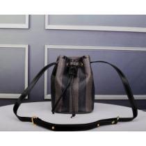 レディースバッグ  透け感新作がイチ推し フェンディ 上品な印象に格上げ FENDI 2025SSのトレンド商品  夏大人気のアイテム.150.