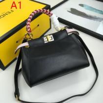 カジュアルさ フェンディ2025即旬な装いに  FENDI 多色選択可 きちんと感が抜群 きれいめ上品に レディースバッグ.150.