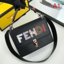 スタイルUPして着こなす フェンディおしゃれな大人の着こなし FENDI  レディースバッグ 2019年春夏のトレンドアイテム 多色選択可.150.