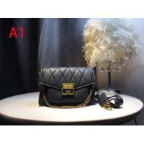 多色選択可 春夏のトレンドアイテム ジバンシー GIVENCHY 上品な涼やかさある印象に レディースバッグ 2026春夏の大注目トレンド.81.
