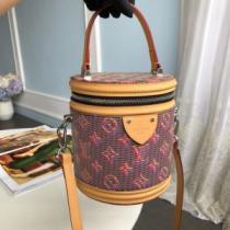 季節をまたい新作アイテム ルイ ヴィトンカジュアルさ  LOUIS VUITTON  レディースバッグ 2色選択可 2026即旬な装いに.49..49..49..49..49..49..49..49..49..49.