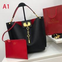 リラックス感のあるゆったり ヴァレンティノ2026夏ファション新品 VALENTINO る春夏おすすめの人気商品 多色選択可 レディースバッグ.53.