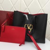 多色選択可キレイめ感が強い ヴァレンティノ 春夏の流行り2026新品VALENTINO 今旬のシルエットバランス レディースバッグ.53.