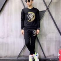 上下セット ヴェルサーチVERSACE 春夏の流行りトップス 2026年春夏のトレンドアイテム
