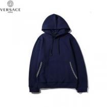 ヴェルサーチVERSACE パーカー 【2026春夏】最新コレクション 春夏！大人カジュアル