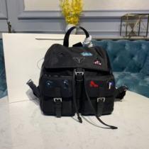 レディースバッグ 2026年春夏流行ファッション プラダ PRADA リュック ちょっと大人の印象 ファッションにトレンド.68.