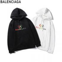 2色可選 秋冬に大注目のカラー 2026秋冬最重要アイテム バレンシアガ BALENCIAGA  カジュアルコーデオシャレ パーカー
