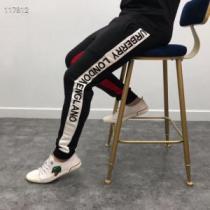 バーバリー夏に良く似合うちょっと新品  BURBERRY  ジーパン パンツ 2026さわやか夏スタイル新品