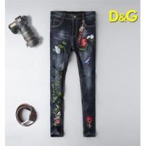 おしゃれな夏ファッション2026  デニムパンツ ドルチェ＆ガッバーナ Dolce&Gabbana 特に夏は人気アイテム