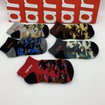 更にトレンドが急上昇中 靴下  シュプリーム SUPREME  先取り 2026/2026秋冬ファッション
